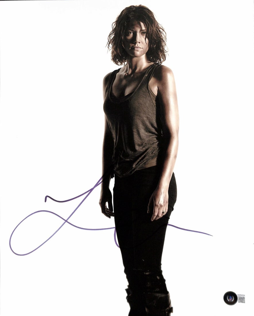 Lauren Cohan Signed 11x14 Photo The Walking Dead Beckett Certified: Lauren Cohan Signed 11x14 Photo The Walking Dead Beckett Certified This is an authentic autographed 11x14 photograph of actress Lauren Cohan, famously known for her role as "Maggie Greene" in the TV s