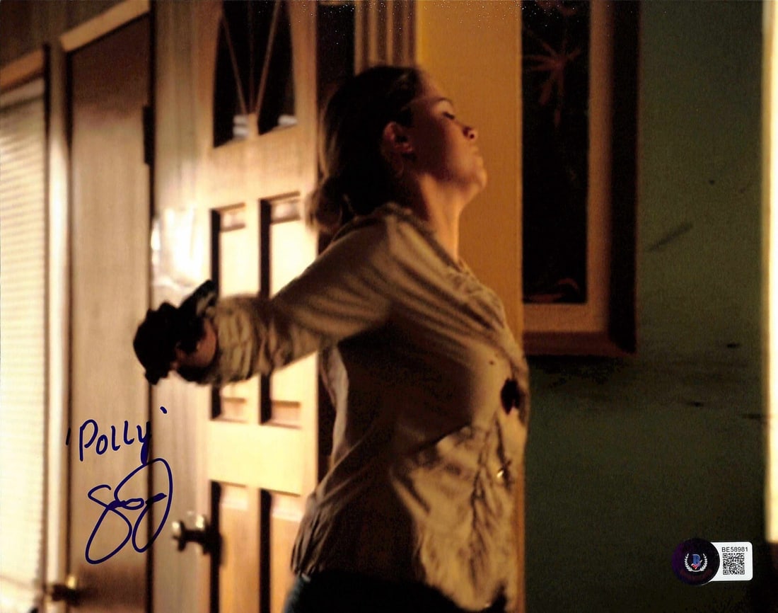 Sarah Jones Sons of Anarchy Signed 8x10 Photo Beckett Certified: Sarah Jones Sons of Anarchy Signed 8x10 Photo Beckett Certified This autographed 8x10 photograph features actress Sarah Jones, known for her role as "Polly Zobelle" in the acclaimed TV series Sons of 