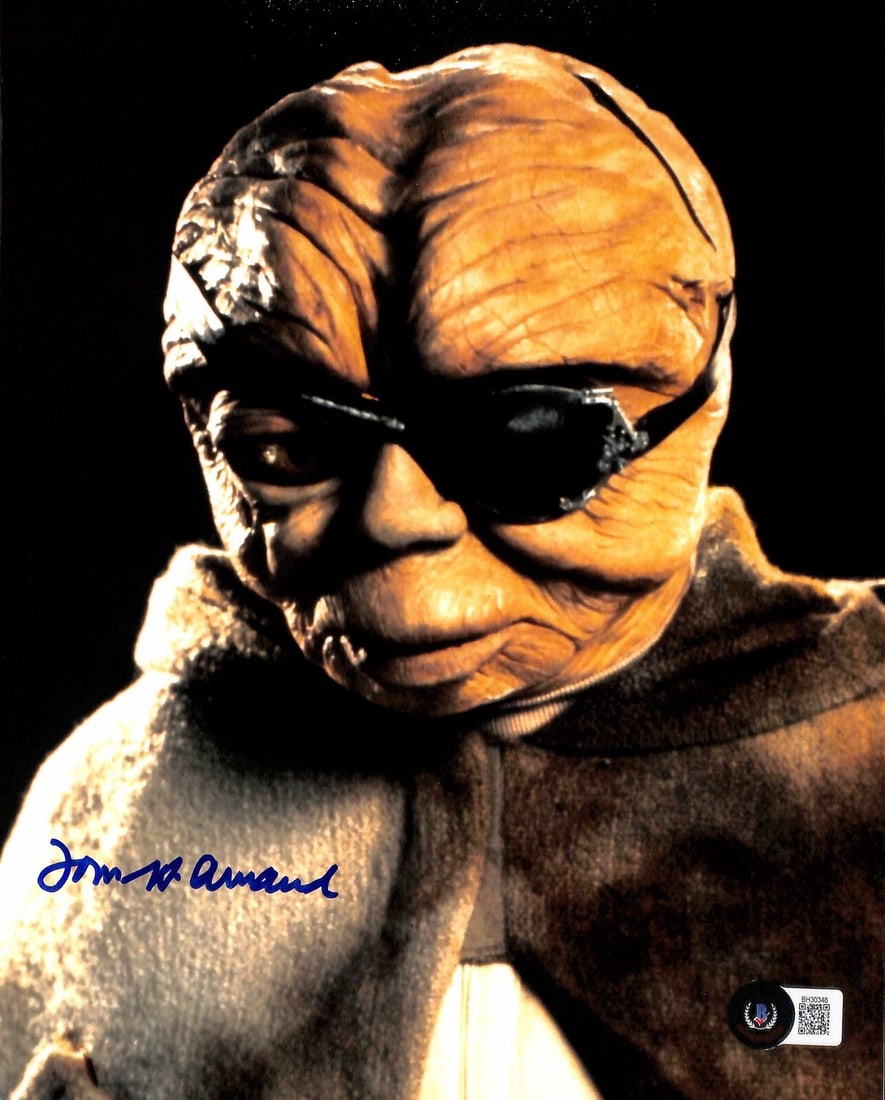 Tom St Amand Signed Star Wars ROTJ 8x10 Photo Beckett Authenticated: Tom St Amand Signed Star Wars ROTJ 8x10 Photo Beckett Authenticated This is an original autographed 8x10 photograph of Tom St. Amand, known for his role as a Stop Motion Technician in the iconic film 