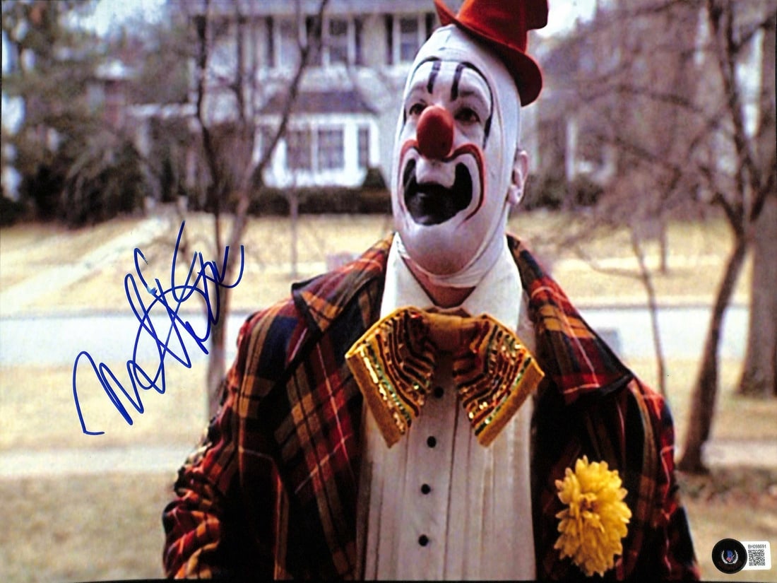 Mike Starr Signed 11x14 Photo as Pooter-the-Clown Uncle Buck Beckett Certified: Mike Starr Signed 11x14 Photo as Pooter-the-Clown Uncle Buck Beckett Certified This autographed 11x14 photograph features Mike Starr as "Porter-the-Clown" from the classic movie Uncle Buck. The signat