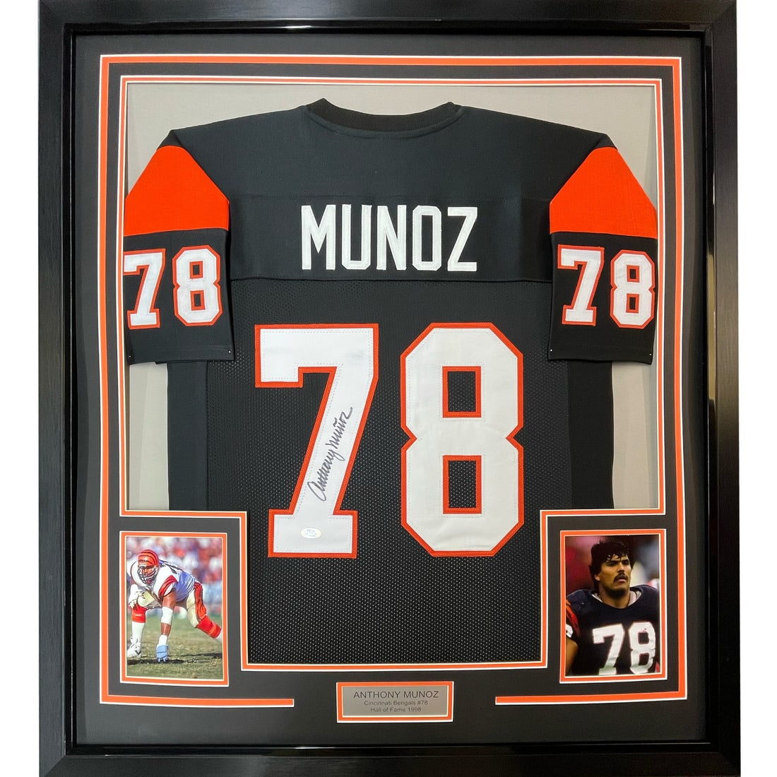 Anthony Munoz signed Bengals black jersey framed 33x42 JSA COA: Anthony Munoz signed Bengals black jersey framed 33x42 JSA COA This framed Cincinnati Bengals black jersey is autographed by Anthony Munoz and comes with authentication from James Spence Authenticatio