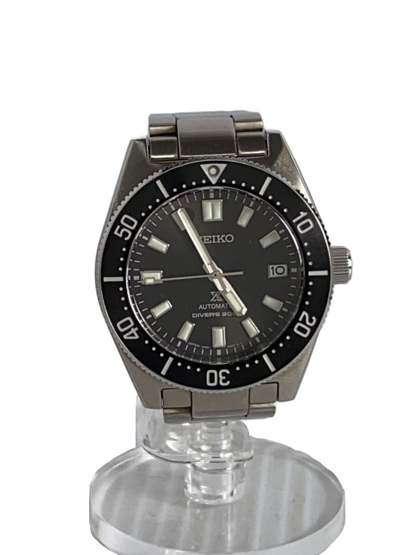 Seiko Prospex wristwatch 6R35-00P0 for men: Seiko Prospex wristwatch 6R35-00P0 for men This SEIKO PROSPEX 6R35-00P0 men's wristwatch is crafted with materials sourced from Japan and features a robust design suitable for everyday wear. The watch