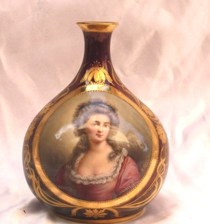 19th Century Royal Vienna Hand-Painted Vase Signed Art Nouveau: 19th Century Royal Vienna Hand-Painted Vase Signed Art Nouveau This exquisite 19th-century Austrian Royal Vienna vase is a stunning example of Art Nouveau craftsmanship. Hand-painted with intricate de