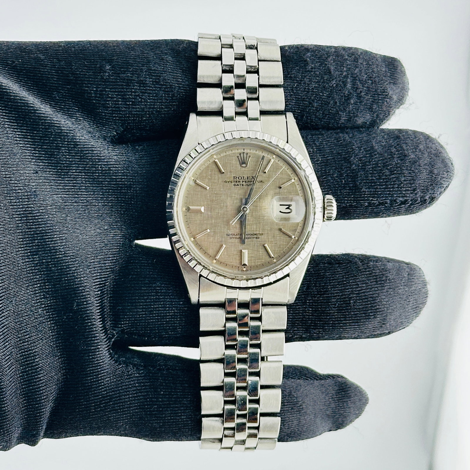 Rolex Datejust 1603 mens watch grey linen dial Jubilee bracelet: Rolex Datejust 1603 mens watch grey linen dial Jubilee bracelet Men's Rolex Datejust watch, reference 1603, featuring a grey linen stick dial, engine turned bezel, and folded Jubilee bracelet. The ser