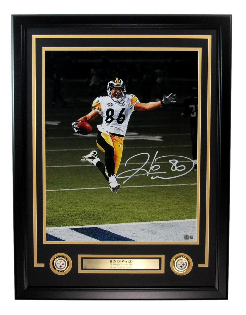 Framed 16x20 Hines Ward Autographed Steelers Photo Beckett Authenticated: Framed 16x20 Hines Ward Autographed Steelers Photo Beckett Authenticated This pre-owned framed 16x20 photo features the autograph of Hines Ward, the renowned Pittsburgh Steelers player. The photograph