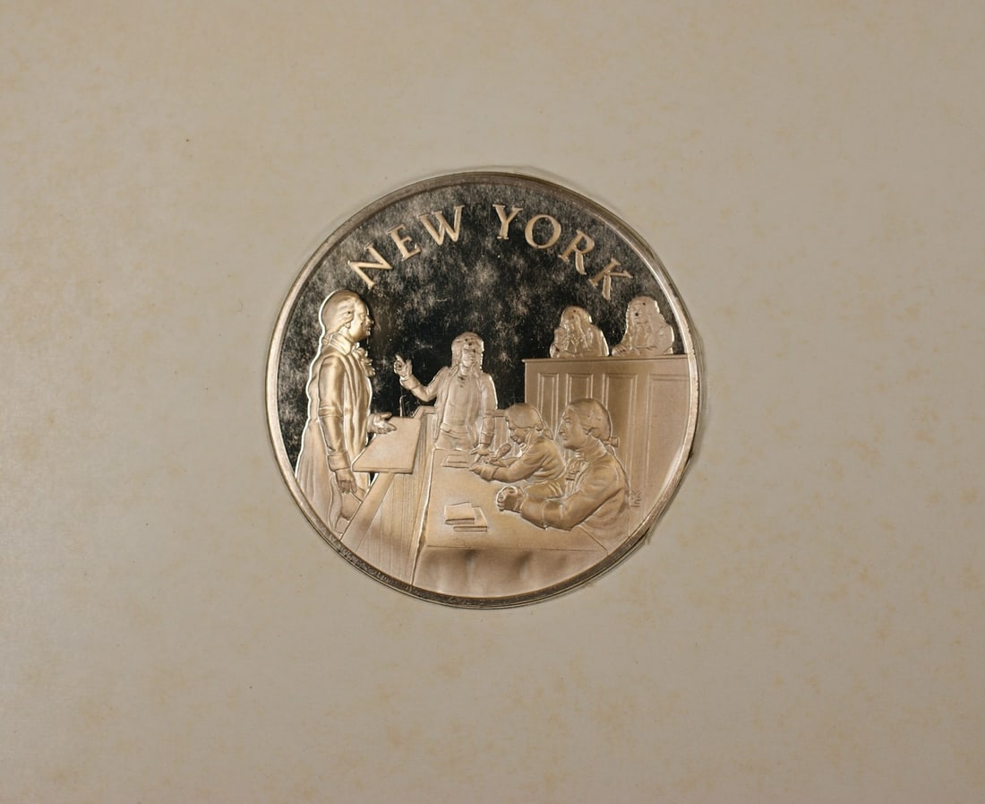 Franklin Mint New York proof sterling silver medal 1 oz first day cover: Franklin Mint New York proof sterling silver medal 1 oz first day cover This is a National Governors Conference Official Statehood New York Medal, crafted in proof sterling silver with a fineness of 0