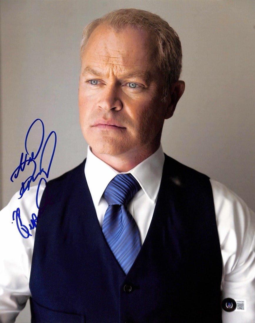 Neal McDonough Justified Signed 11x14 Photo Authenticated by Beckett (1 of 1)