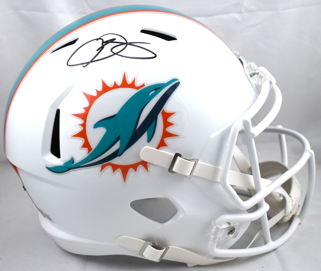 Odell Beckham Jr. Miami Dolphins signed full size speed helmet Beckett holo: Odell Beckham Jr. Miami Dolphins signed full size speed helmet Beckett holo This is an autographed Miami Dolphins full-size Speed helmet signed by Odell Beckham Jr. The helmet is an original product a