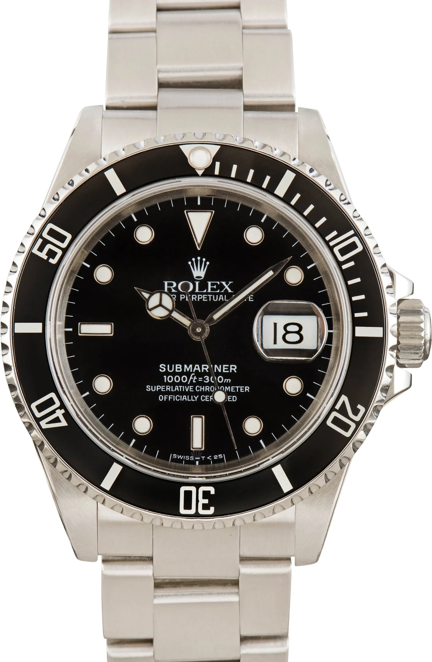 Rolex Submariner Reference 16610 Men's Watch Black Dial Papers 1999: Rolex Submariner Reference 16610 Men's Watch Black Dial Papers 1999 This is a Rolex Submariner men's watch featuring a black dial and an aluminum bezel, presented on an Oyster bracelet. The timepiece 