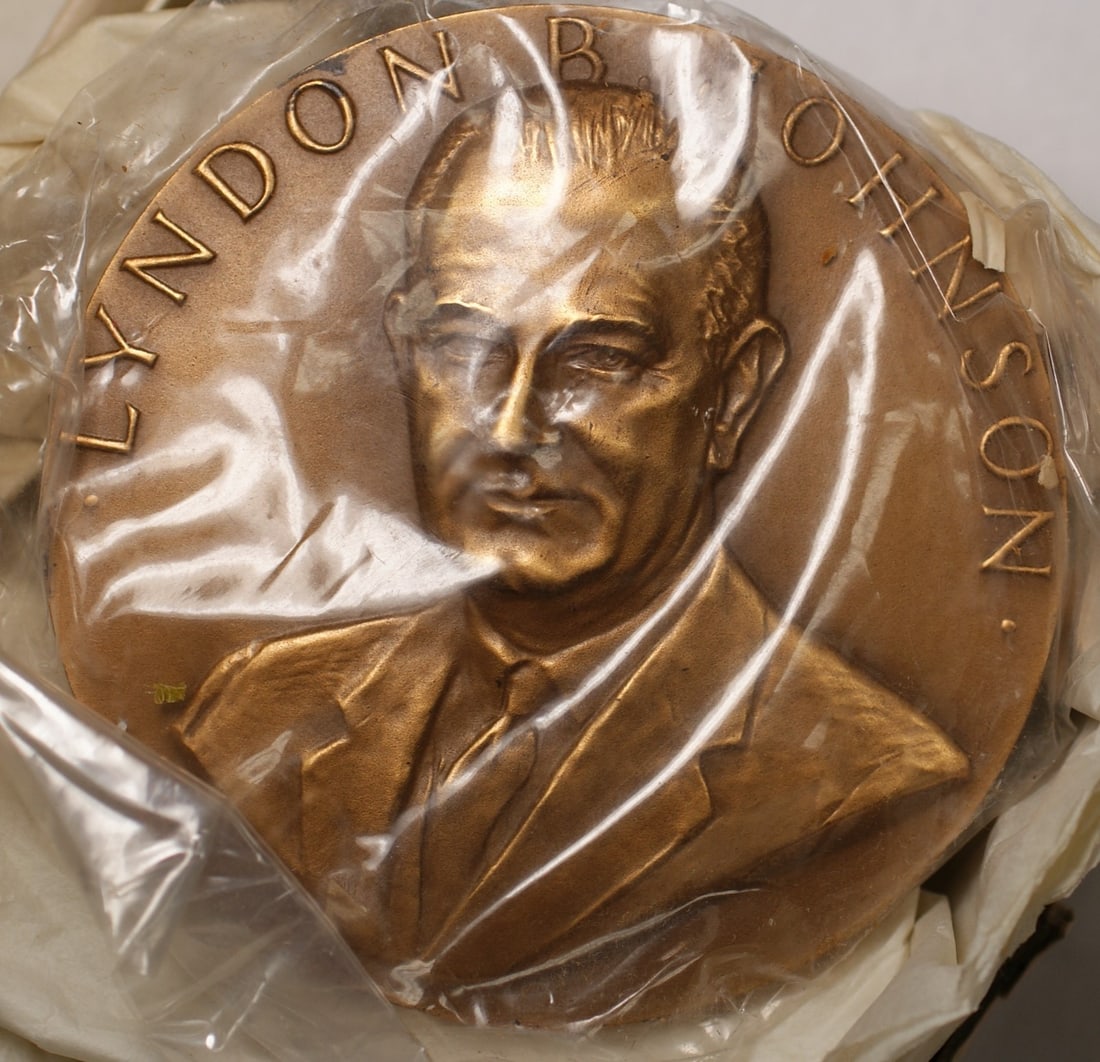 Bronze U.S. Mint Lyndon B Johnson Inaugural Medal (1 of 2)