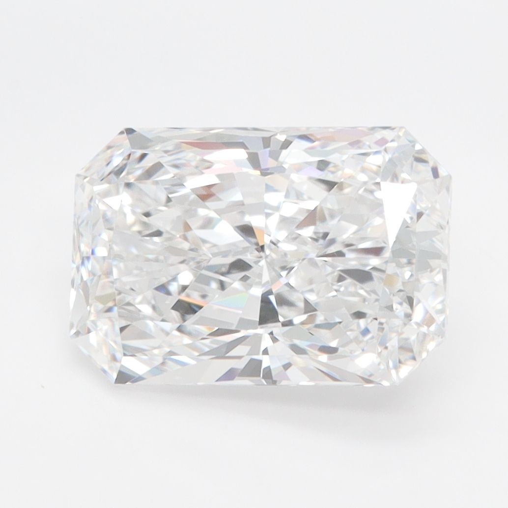 Loose Diamond - RADIANT 3.08ct D IF: Loose Diamond - RADIANT 3.08ct D IF Source: This is a real non-mined Diamond that has been grown in a lab Shape: RADIANT Carats: 3.08 Color: D Clarity: IF Certification: IGI Additional images availabl