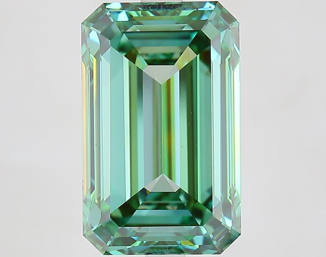 Loose Diamond - EMERALD 6.61ct Fancy Vivid Green VVS1: Loose Diamond - EMERALD 6.61ct Fancy Vivid Green VVS1 Source: This is a real non-mined Diamond that has been grown in a lab Shape: EMERALD Carats: 6.61 Color: Fancy Vivid Green Certification: IGI Vide