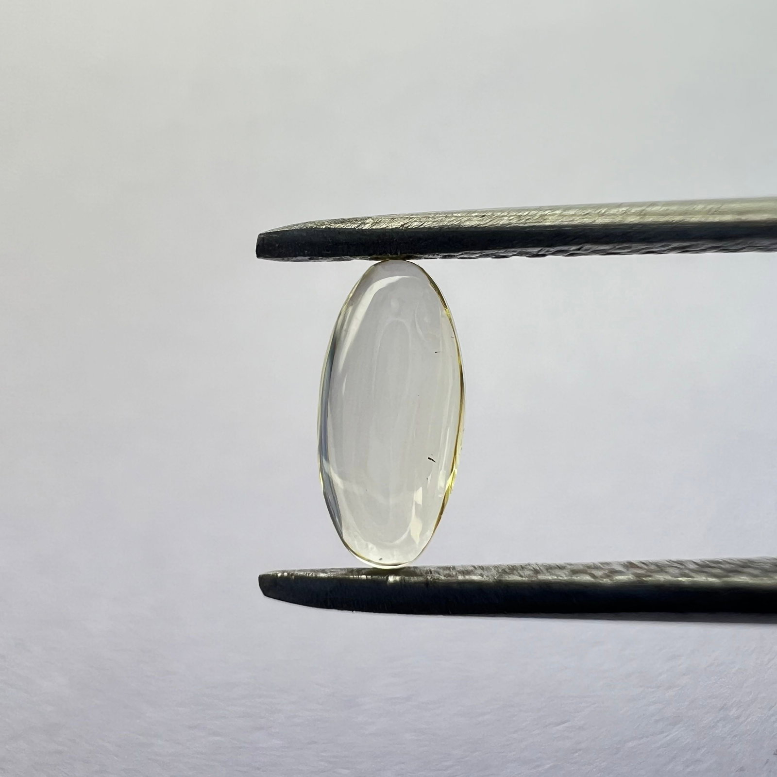 Loose Diamond - OVAL 0.28ct Yellow VS1: Loose Diamond - OVAL 0.28ct Yellow VS1 Source: This is a real non-mined Diamond that has been grown in a lab Shape: OVAL Carats: 0.28 Color: Yellow Certification: NONE Additional images available upon