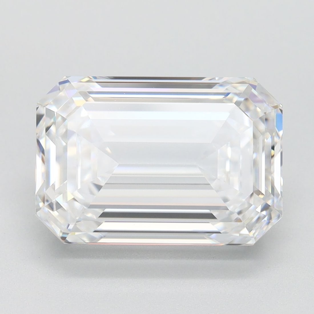 Loose Diamond - EMERALD 4.37ct D IF: Loose Diamond - EMERALD 4.37ct D IF Source: This is a real non-mined Diamond that has been grown in a lab Shape: EMERALD Carats: 4.37 Color: D Clarity: IF Certification: IGI Video: