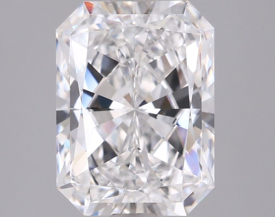 Loose Diamond - RADIANT 2.5ct E VVS1: Loose Diamond - RADIANT 2.5ct E VVS1 Source: This is a real non-mined Diamond that has been grown in a lab Shape: RADIANT Carats: 2.5 Color: E Clarity: VVS1 Certification: IGI Video: Video Link