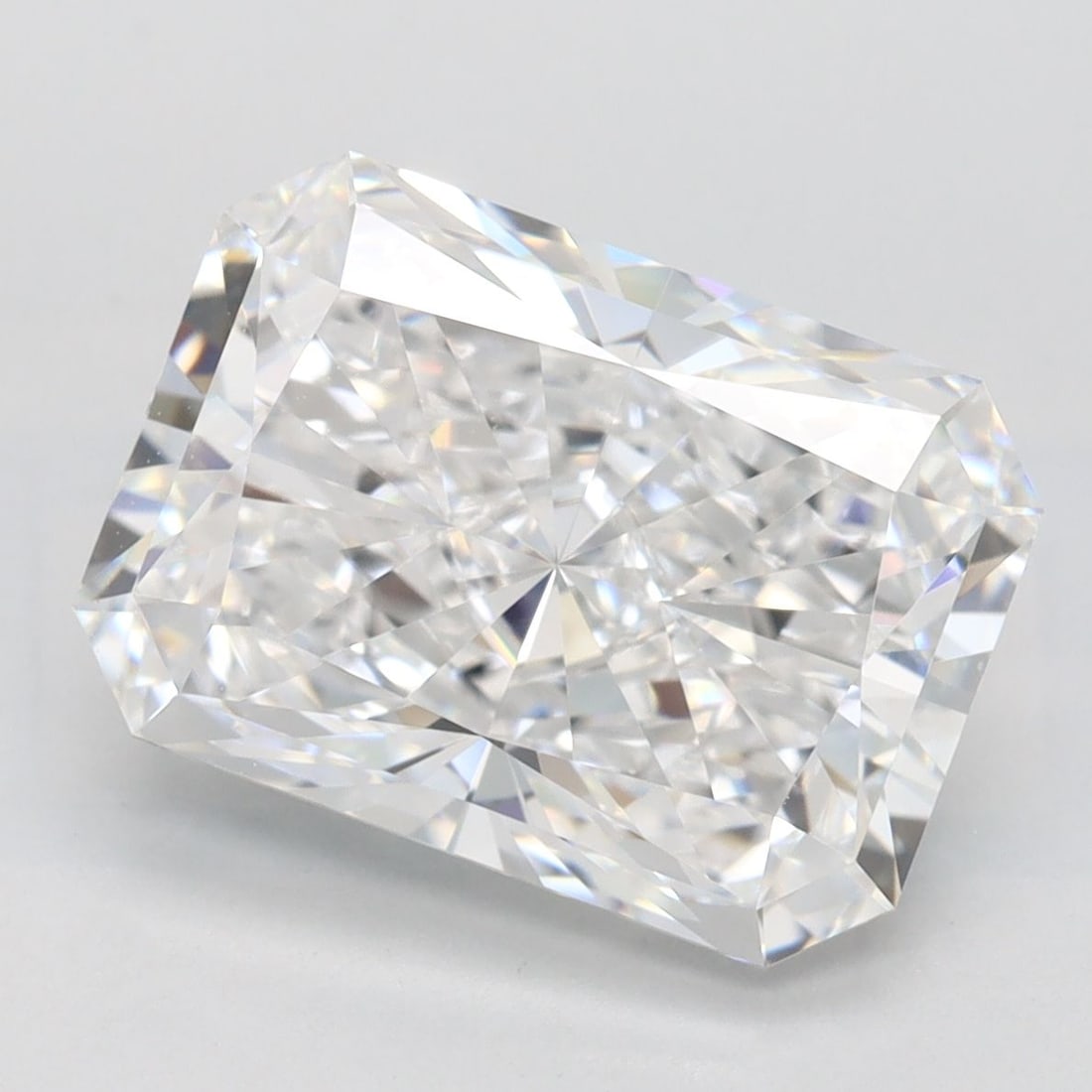 Loose Diamond - RADIANT 4.33ct D IF: Loose Diamond - RADIANT 4.33ct D IF Source: This is a real non-mined Diamond that has been grown in a lab Shape: RADIANT Carats: 4.33 Color: D Clarity: IF Certification: GIA Video: