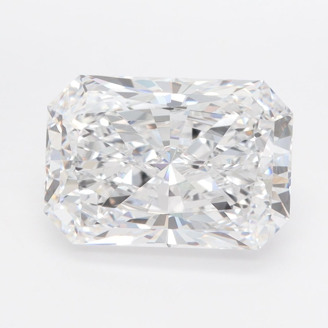 Loose Diamond - RADIANT 4.09ct D IF: Loose Diamond - RADIANT 4.09ct D IF Source: This is a real non-mined Diamond that has been grown in a lab Shape: RADIANT Carats: 4.09 Color: D Clarity: IF Certification: IGI Video: