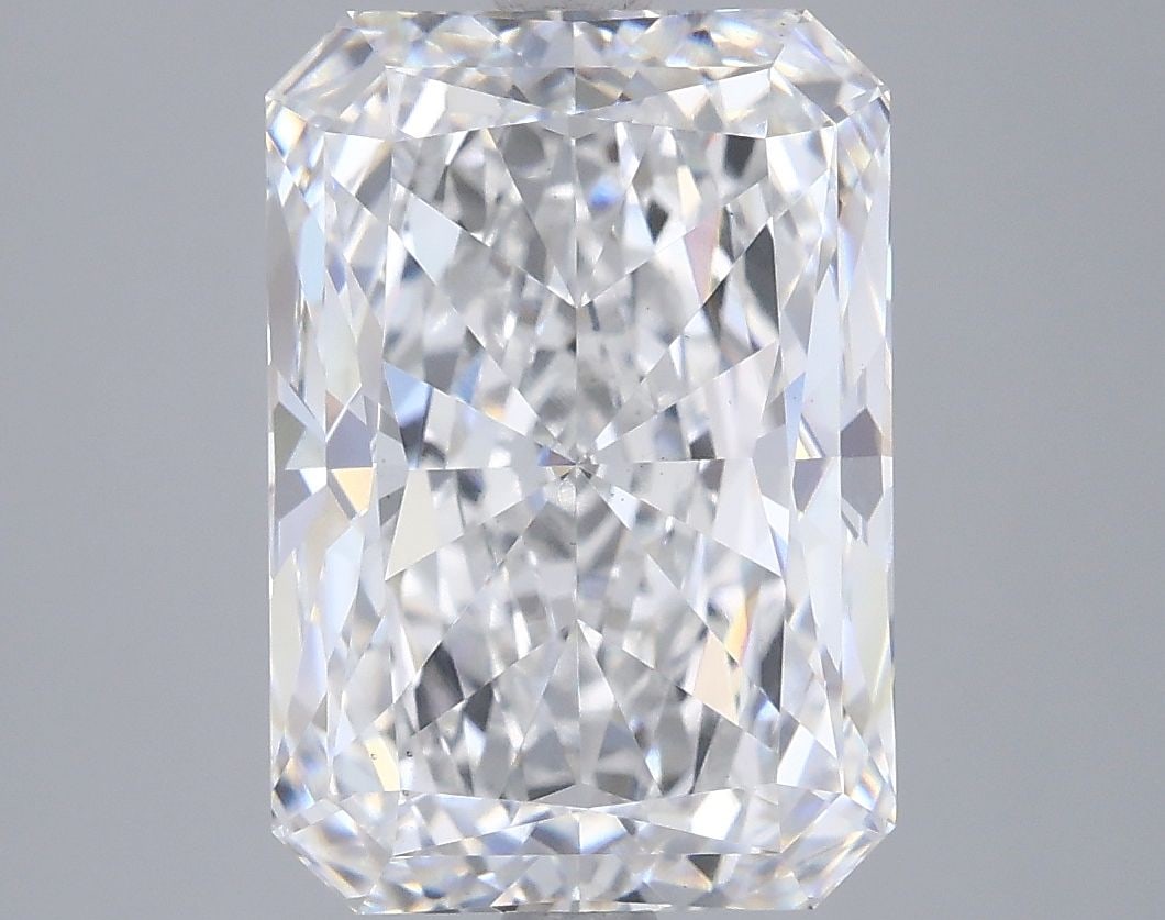 Loose Diamond - RADIANT 5.52ct D VS1: Loose Diamond - RADIANT 5.52ct D VS1 Source: This is a real non-mined Diamond that has been grown in a lab Shape: RADIANT Carats: 5.52 Color: D Clarity: VS1 Certification: IGI Video: