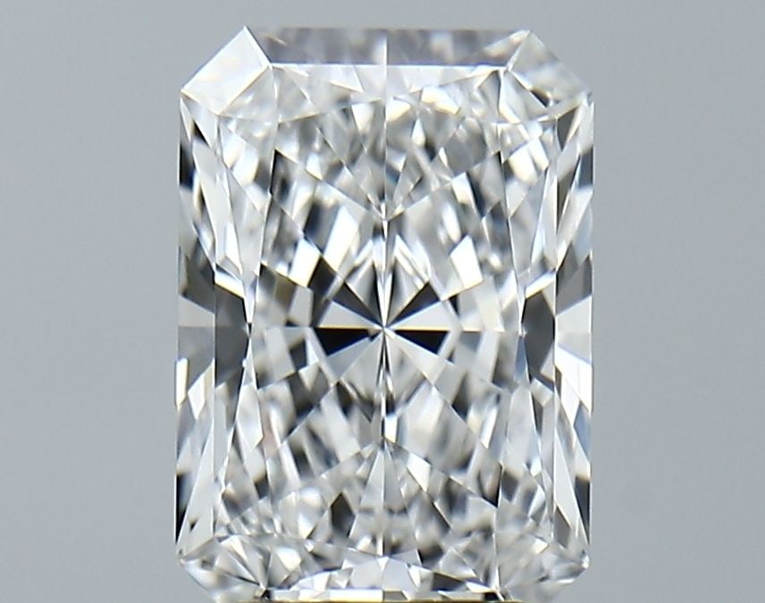Loose Diamond - RADIANT 2.77ct D VVS2: Loose Diamond - RADIANT 2.77ct D VVS2 Source: This is a real non-mined Diamond that has been grown in a lab Shape: RADIANT Carats: 2.77 Color: D Clarity: VVS2 Certification: IGI Video: