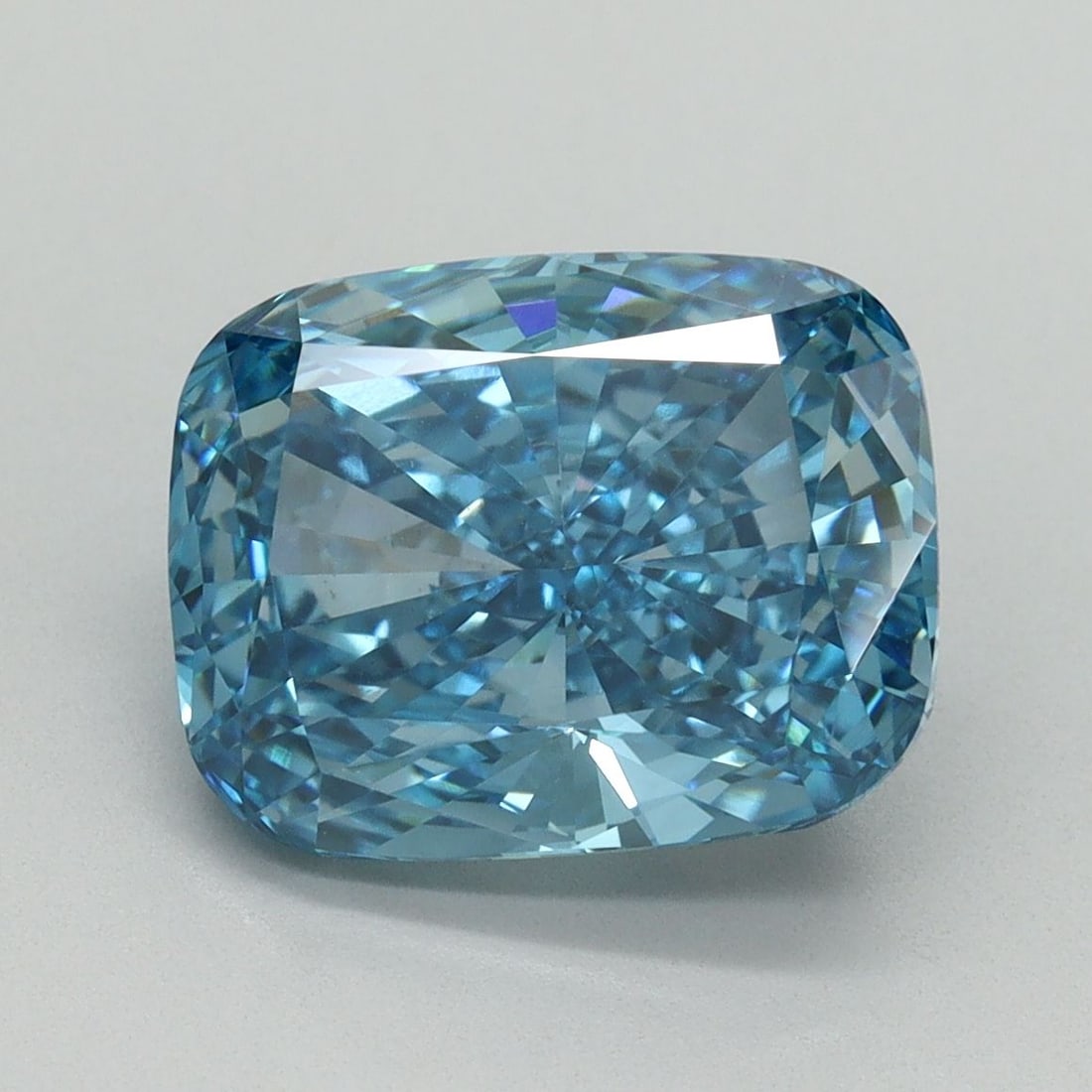 Loose Diamond - CUSHION MODIFIED 4.06ct Fancy Vivid Blue VS1: Loose Diamond - CUSHION MODIFIED 4.06ct Fancy Vivid Blue VS1 Source: This is a real non-mined Diamond that has been grown in a lab Shape: CUSHION MODIFIED Carats: 4.06 Color: Fancy Vivid Blue