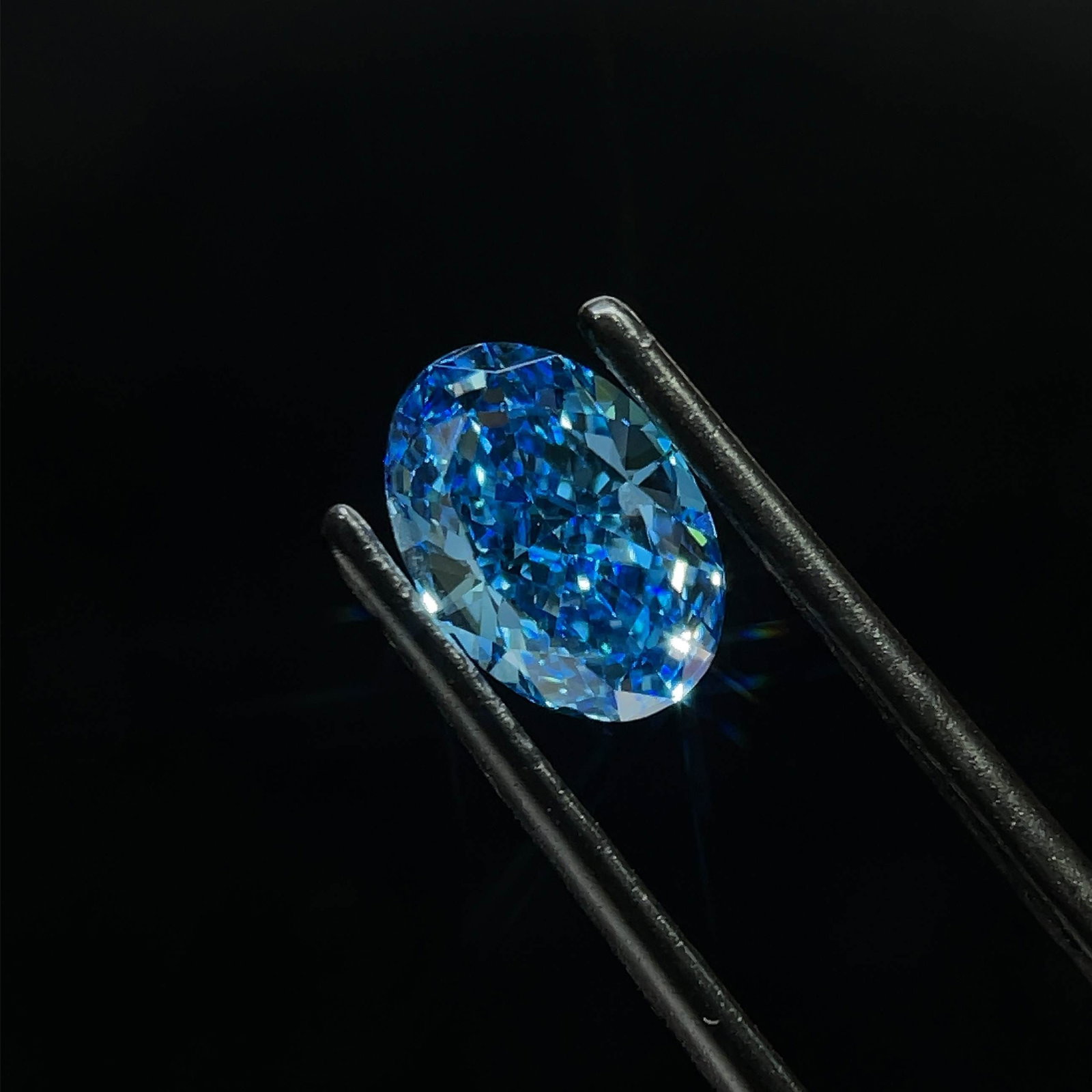 Loose Diamond - OVAL 1.93ct Fancy Vivid Blue VS1: Loose Diamond - OVAL 1.93ct Fancy Vivid Blue VS1 Source: This is a real non-mined Diamond that has been grown in a lab Shape: OVAL Carats: 1.93 Color: Fancy Vivid Blue Certification: IGI Video: Video