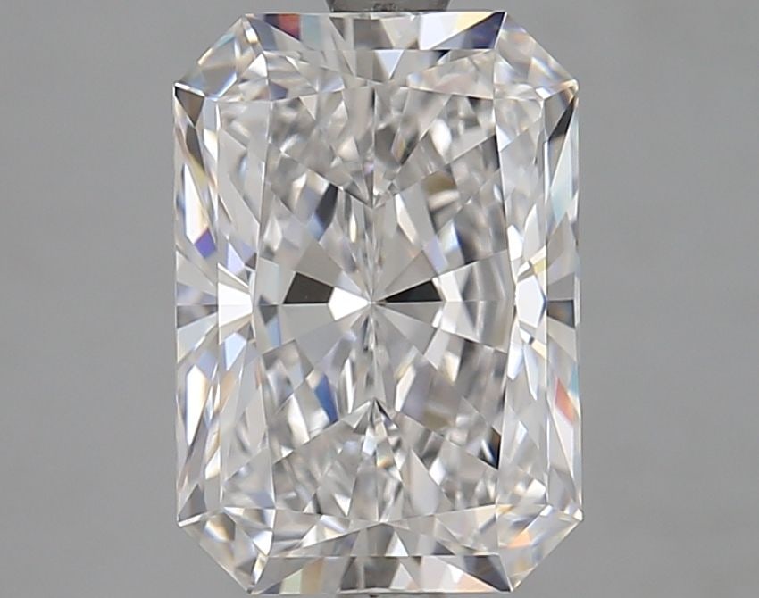 Loose Diamond - RADIANT 3.36ct E VS1: Loose Diamond - RADIANT 3.36ct E VS1 Source: This is a real non-mined Diamond that has been grown in a lab Shape: RADIANT Carats: 3.36 Color: E Clarity: VS1 Certification: GIA Video: