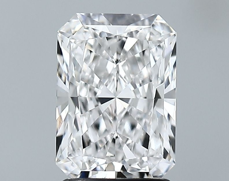Loose Diamond - RADIANT 1.92ct F VVS1: Loose Diamond - RADIANT 1.92ct F VVS1 Source: This is a real non-mined Diamond that has been grown in a lab Shape: RADIANT Carats: 1.92 Color: F Clarity: VVS1 Certification: GIA Video: