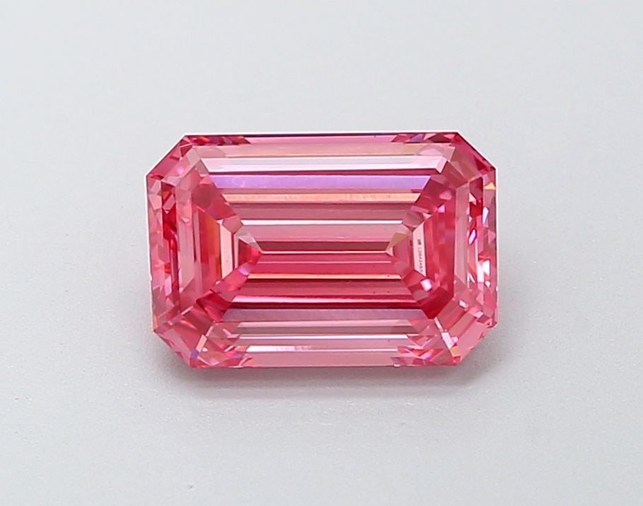 Loose Diamond - EMERALD 1.73ct Fancy Vivid Pink VS1: Loose Diamond - EMERALD 1.73ct Fancy Vivid Pink VS1 Source: This is a real non-mined Diamond that has been grown in a lab Shape: EMERALD Carats: 1.73 Color: Fancy Vivid Pink Certification: IGI Video: