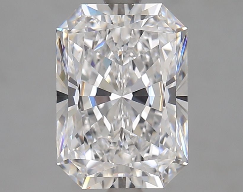 Loose Diamond - RADIANT 3.07ct D VVS2: Loose Diamond - RADIANT 3.07ct D VVS2 Source: This is a real non-mined Diamond that has been grown in a lab Shape: RADIANT Carats: 3.07 Color: D Clarity: VVS2 Certification: GIA Video: