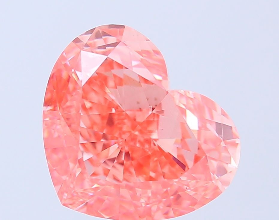Loose Diamond - HEART 7.05ct Fancy Vivid Pink VS1: Loose Diamond - HEART 7.05ct Fancy Vivid Pink VS1 Source: This is a real non-mined Diamond that has been grown in a lab Shape: HEART Carats: 7.05 Color: Fancy Vivid Pink Certification: IGI Video: