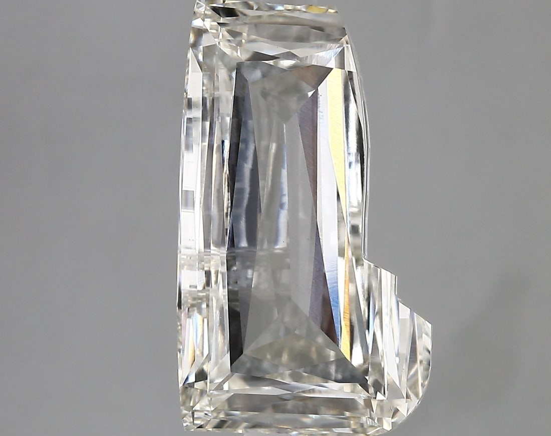 Loose Diamond - OTHER 6.95ct I VS1: Loose Diamond - OTHER 6.95ct I VS1 Source: This is a real non-mined Diamond that has been grown in a lab Shape: OTHER Carats: 6.95 Color: I Clarity: VS1 Certification: IGI Video: