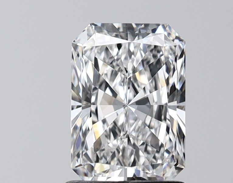 Loose Diamond - RADIANT 1.42ct D VVS2: Loose Diamond - RADIANT 1.42ct D VVS2 Source: This is a real non-mined Diamond that has been grown in a lab Shape: RADIANT Carats: 1.42 Color: D Clarity: VVS2 Certification: IGI Video: