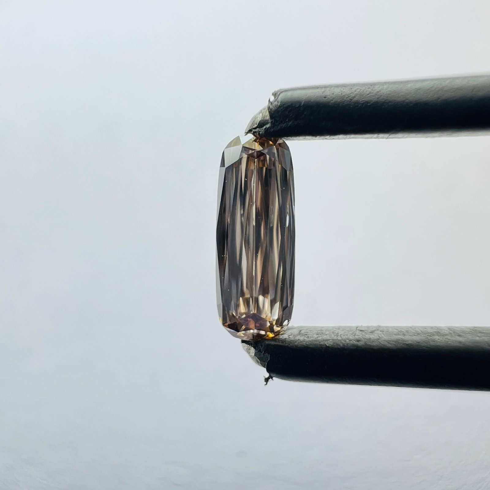 Loose Diamond - OTHER 0.25ct Brown VS2: Loose Diamond - OTHER 0.25ct Brown VS2 Source: This is a real non-mined Diamond that has been grown in a lab Shape: OTHER Carats: 0.25 Color: Brown Certification: NONE Additional images available upon