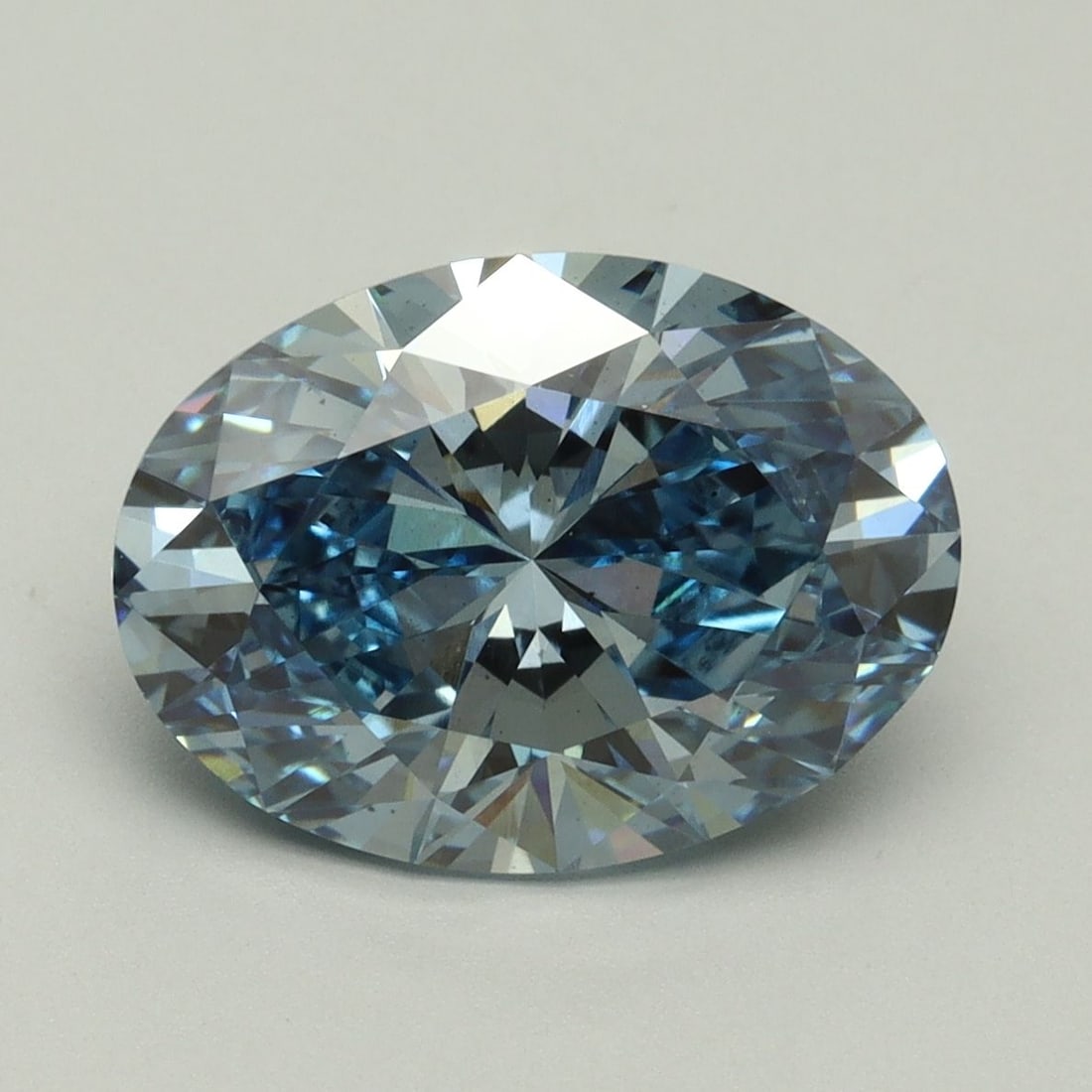 Loose Diamond - OVAL 4.02ct Fancy Vivid Blue VS2: Loose Diamond - OVAL 4.02ct Fancy Vivid Blue VS2 Source: This is a real non-mined Diamond that has been grown in a lab Shape: OVAL Carats: 4.02 Color: Fancy Vivid Blue Certification: IGI Video: