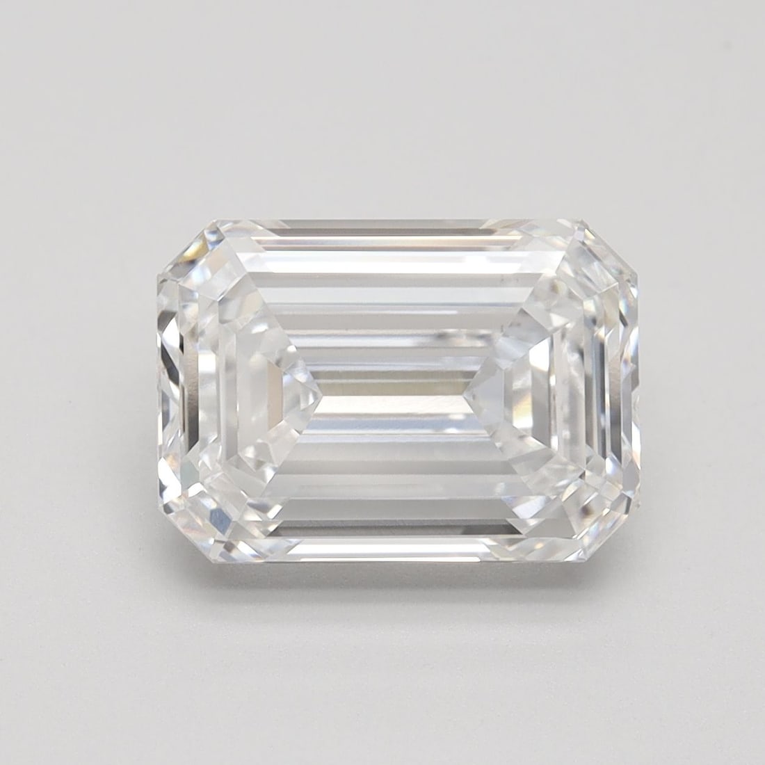 Loose Diamond - EMERALD 4.07ct D VVS2: Loose Diamond - EMERALD 4.07ct D VVS2 Source: This is a real non-mined Diamond that has been grown in a lab Shape: EMERALD Carats: 4.07 Color: D Clarity: VVS2 Certification: IGI Video: