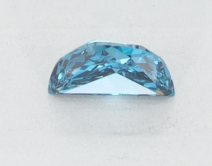 Loose Diamond - HALF MOON 0.38ct Blue VS1: Loose Diamond - HALF MOON 0.38ct Blue VS1 Source: This is a real non-mined Diamond that has been grown in a lab Shape: HALF MOON Carats: 0.38 Color: Blue Certification: NONE Video: