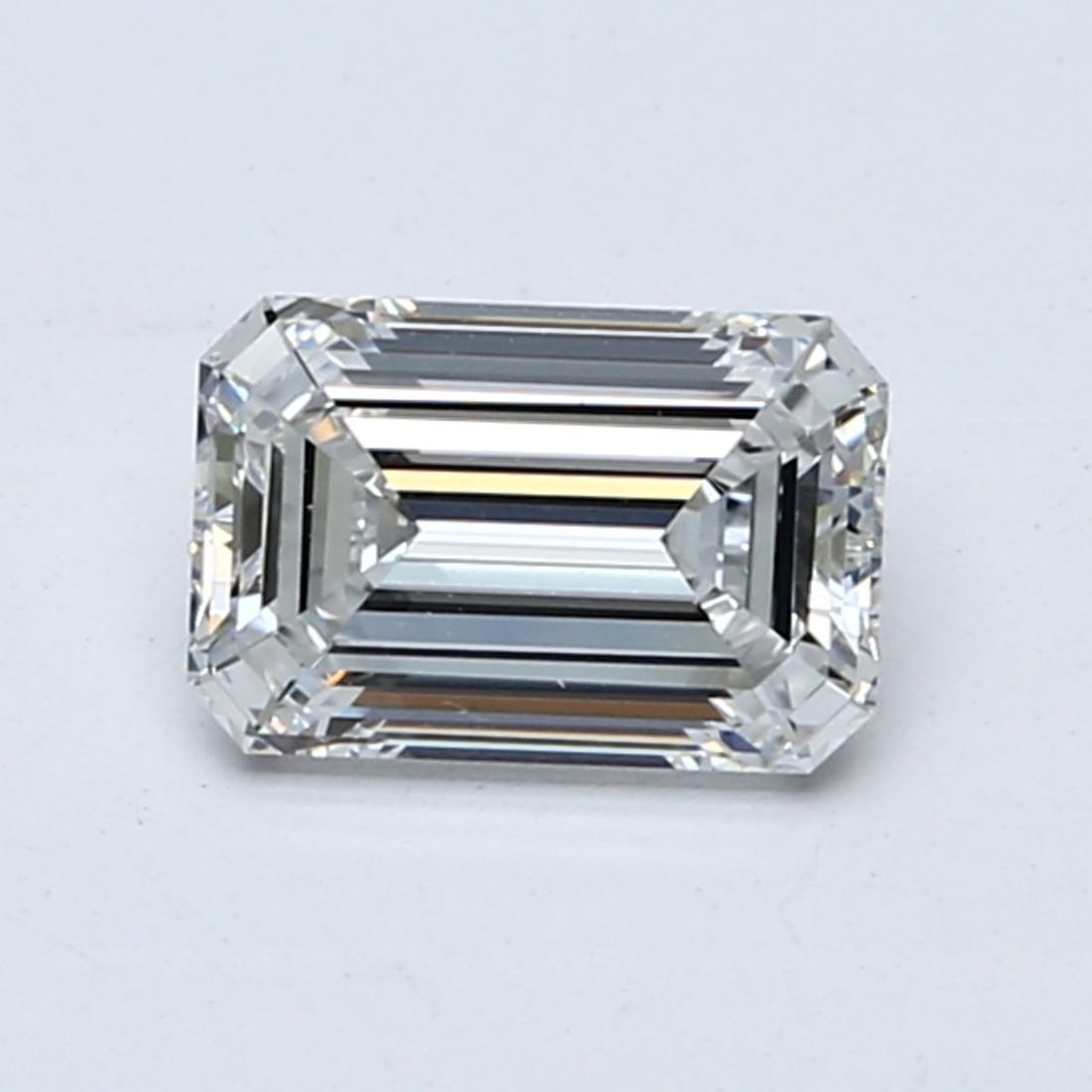 Loose Diamond - EMERALD 4.51ct D VS2: Loose Diamond - EMERALD 4.51ct D VS2 Source: This is a real non-mined Diamond that has been grown in a lab Shape: EMERALD Carats: 4.51 Color: D Clarity: VS2 Certification: GIA Video: