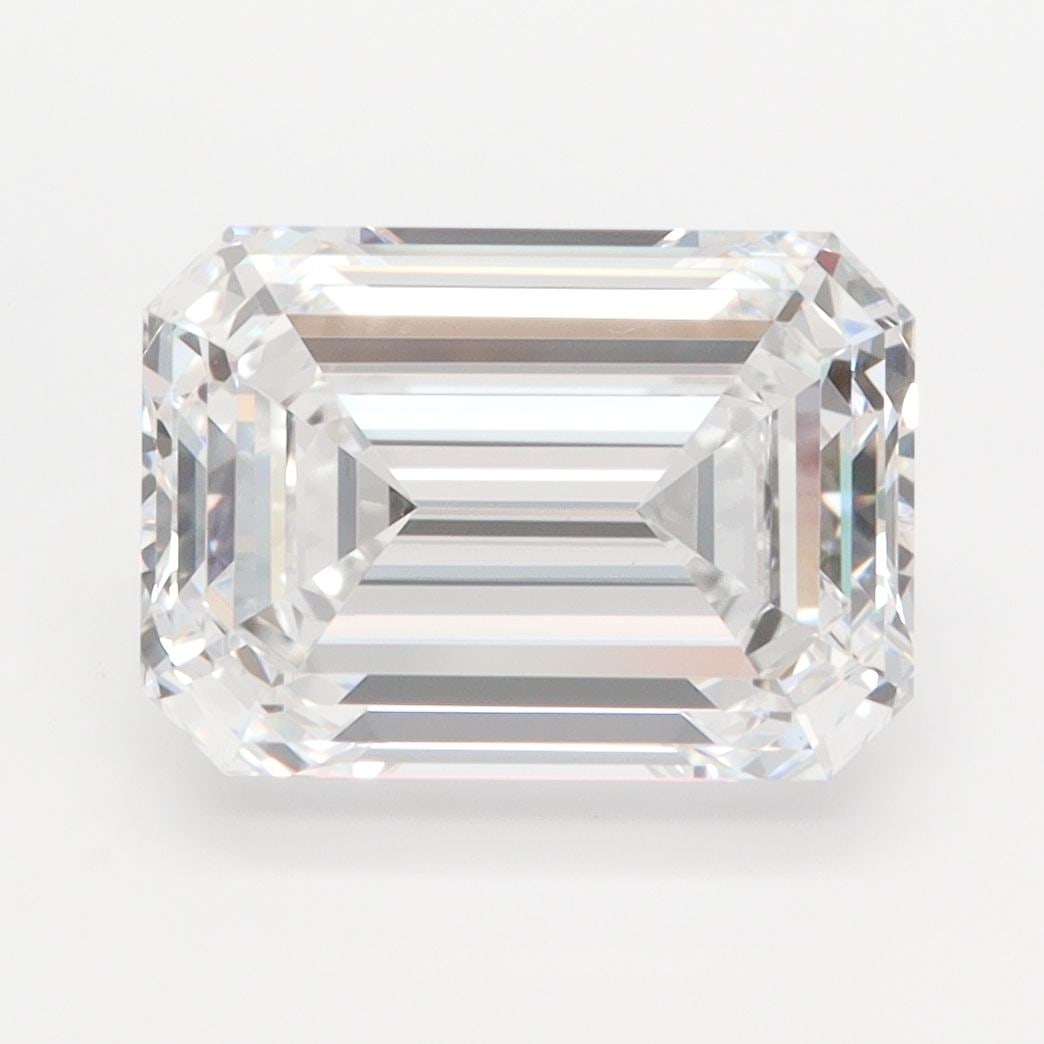 Loose Diamond - EMERALD 4.1ct E VVS2: Loose Diamond - EMERALD 4.1ct E VVS2 Source: This is a real non-mined Diamond that has been grown in a lab Shape: EMERALD Carats: 4.1 Color: E Clarity: VVS2 Certification: GIA Video: