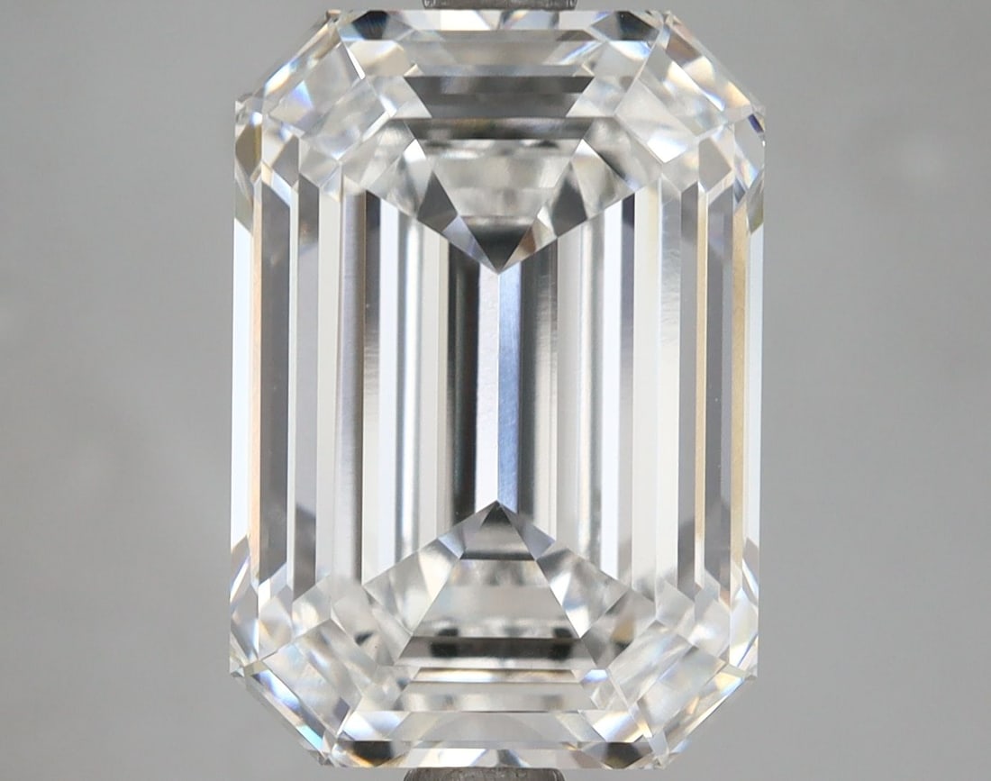 Loose Diamond - EMERALD 5.16ct E IF: Loose Diamond - EMERALD 5.16ct E IF Source: This is a real non-mined Diamond that has been grown in a lab Shape: EMERALD Carats: 5.16 Color: E Clarity: IF Certification: IGI Video: Video Link