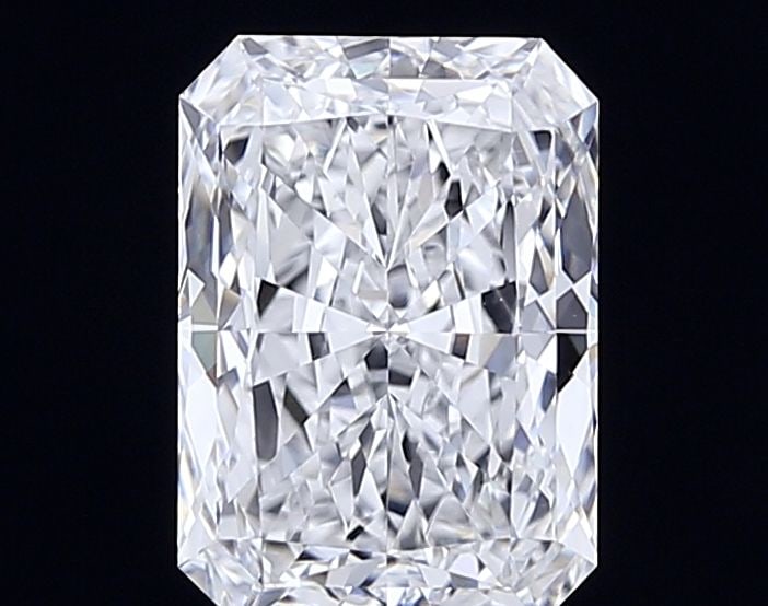 Loose Diamond - RADIANT 4.6ct F VVS2: Loose Diamond - RADIANT 4.6ct F VVS2 Source: This is a real non-mined Diamond that has been grown in a lab Shape: RADIANT Carats: 4.6 Color: F Clarity: VVS2 Certification: IGI Video: Video Link