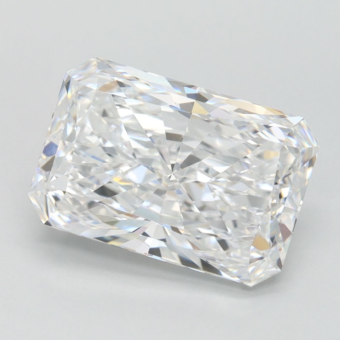 Loose Diamond - RADIANT 3.03ct D FL: Loose Diamond - RADIANT 3.03ct D FL Source: This is a real non-mined Diamond that has been grown in a lab Shape: RADIANT Carats: 3.03 Color: D Clarity: FL Certification: IGI Video: