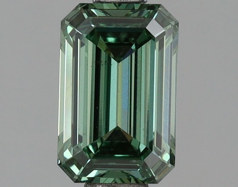 Loose Diamond - EMERALD 1.01ct Fancy Green VS1: Loose Diamond - EMERALD 1.01ct Fancy Green VS1 Source: This is a real non-mined Diamond that has been grown in a lab Shape: EMERALD Carats: 1.01 Color: Fancy Green Certification: NONE Video: