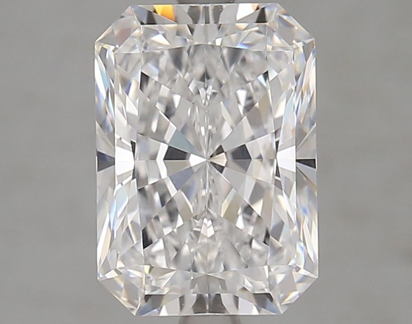 Loose Diamond - RADIANT 3.14ct D VVS2: Loose Diamond - RADIANT 3.14ct D VVS2 Source: This is a real non-mined Diamond that has been grown in a lab Shape: RADIANT Carats: 3.14 Color: D Clarity: VVS2 Certification: GIA Video: