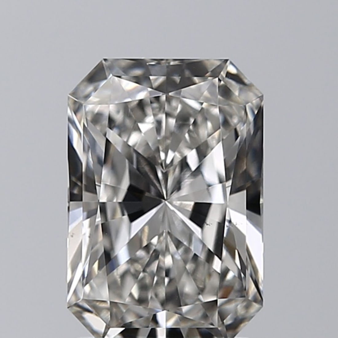 Loose Diamond - RADIANT 1.7ct H VS1: Loose Diamond - RADIANT 1.7ct H VS1 Source: This is a real non-mined Diamond that has been grown in a lab Shape: RADIANT Carats: 1.7 Color: H Clarity: VS1 Certification: IGI Video: