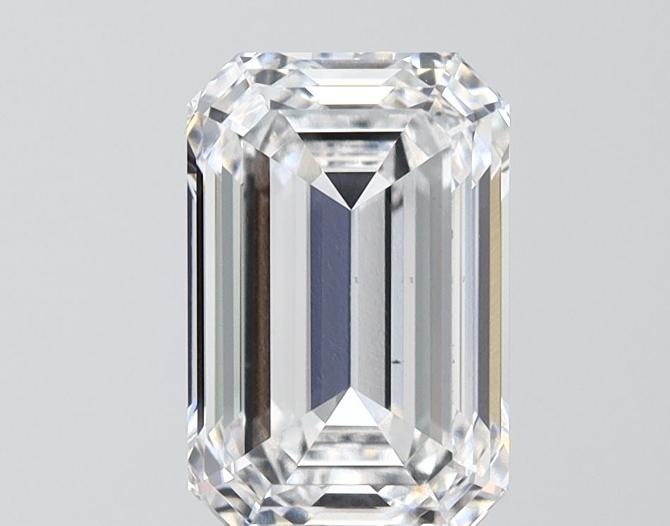 Loose Diamond - EMERALD 3.04ct D VS1: Loose Diamond - EMERALD 3.04ct D VS1 Source: This is a real non-mined Diamond that has been grown in a lab Shape: EMERALD Carats: 3.04 Color: D Clarity: VS1 Certification: IGI Video:
