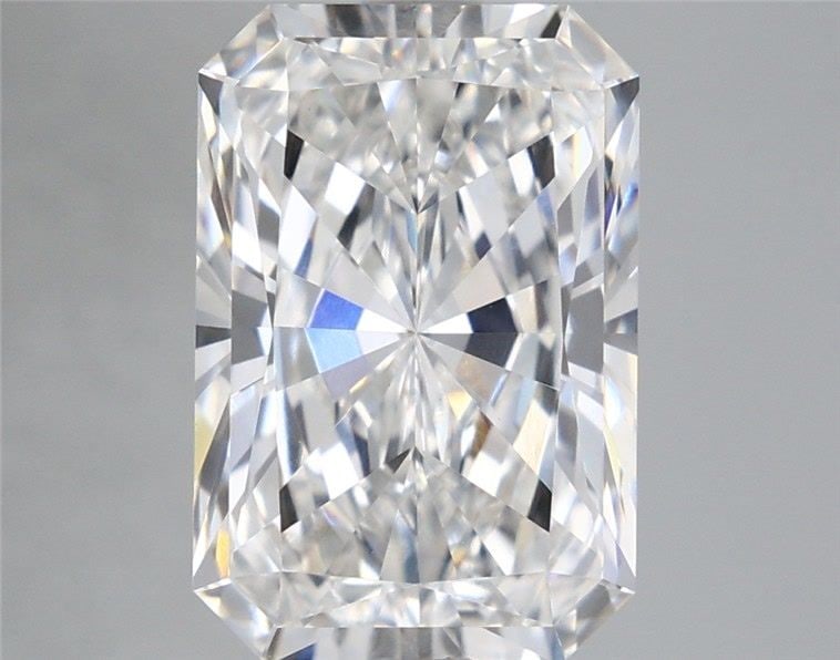 Loose Diamond - RADIANT 5.24ct F VVS2: Loose Diamond - RADIANT 5.24ct F VVS2 Source: This is a real non-mined Diamond that has been grown in a lab Shape: RADIANT Carats: 5.24 Color: F Clarity: VVS2 Certification: IGI Video: