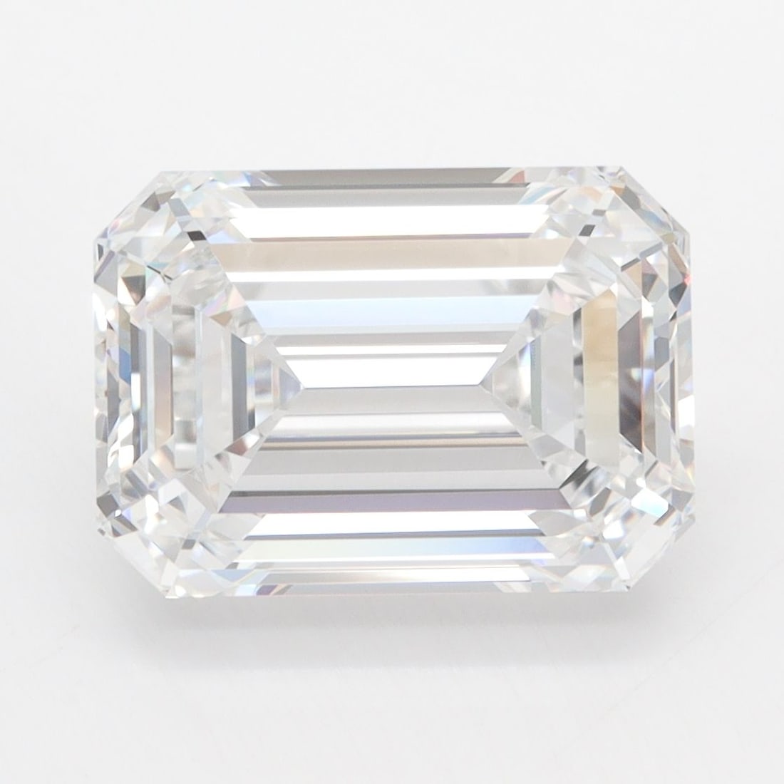 Loose Diamond - EMERALD 5.44ct D VVS1: Loose Diamond - EMERALD 5.44ct D VVS1 Source: This is a real non-mined Diamond that has been grown in a lab Shape: EMERALD Carats: 5.44 Color: D Clarity: VVS1 Certification: GIA Video: