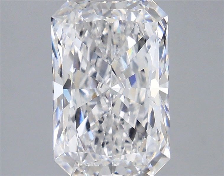 Loose Diamond - RADIANT 3.3ct D VVS2: Loose Diamond - RADIANT 3.3ct D VVS2 Source: This is a real non-mined Diamond that has been grown in a lab Shape: RADIANT Carats: 3.3 Color: D Clarity: VVS2 Certification: IGI Video: