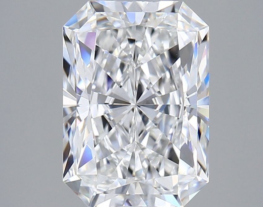 Loose Diamond - RADIANT 2.02ct E VVS2: Loose Diamond - RADIANT 2.02ct E VVS2 Source: This is a real non-mined Diamond that has been grown in a lab Shape: RADIANT Carats: 2.02 Color: E Clarity: VVS2 Certification: GIA Video: