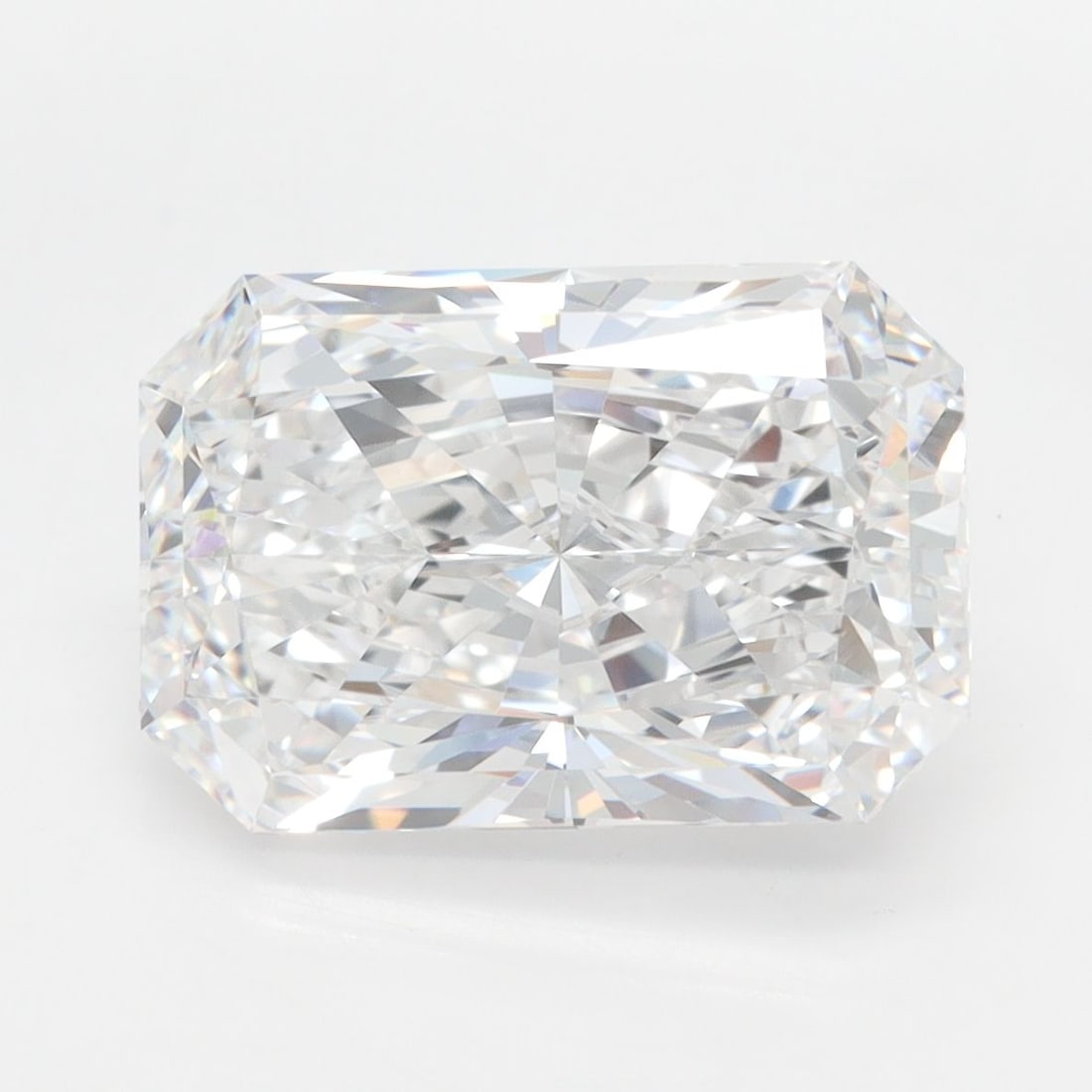 Loose Diamond - RADIANT 5.03ct D IF: Loose Diamond - RADIANT 5.03ct D IF Source: This is a real non-mined Diamond that has been grown in a lab Shape: RADIANT Carats: 5.03 Color: D Clarity: IF Certification: IGI Video: